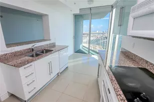 335 S Biscayne Blvd, Miami, FL 33131 - Photo 14