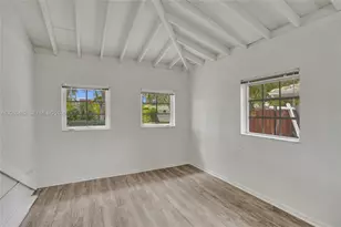 2125 Alamanda Dr, North Miami, FL 33181 - Photo 34