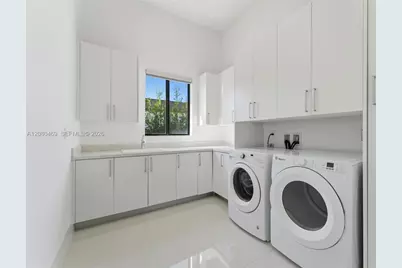10005 SW 66th St, Miami, FL 33173 - Photo 16