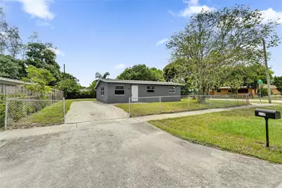 1843 Lauderdale Manor Dr, Fort Lauderdale, FL 33311 - Photo 2