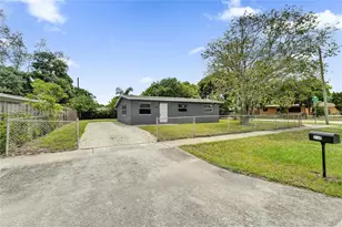 1843 Lauderdale Manor Dr, Fort Lauderdale, FL 33311 - Photo 2