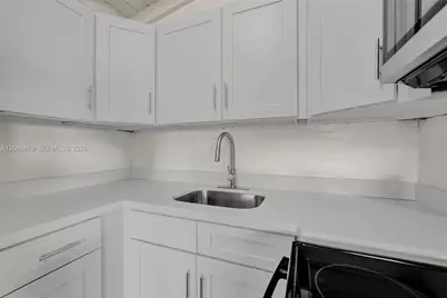 1843 Lauderdale Manor Dr, Fort Lauderdale, FL 33311 - Photo 16
