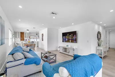 821 Harrison St #821, Hollywood, FL 33019 - Photo 2