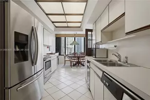 520 Brickell Key Dr, Miami, FL 33131 - Photo 10