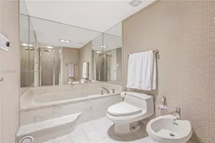 520 Brickell Key Dr, Miami, FL 33131 - Photo 16