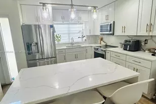 7342 NW 38th Pl, Coral Springs, FL 33065 - Photo 2