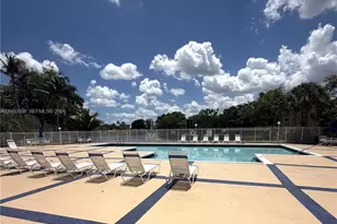 351 Palm Way, Pembroke Pines, FL 33025 - Photo 26