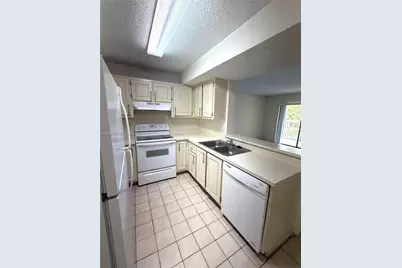 351 Palm Way #303, Pembroke Pines, FL 33025 - Photo 12