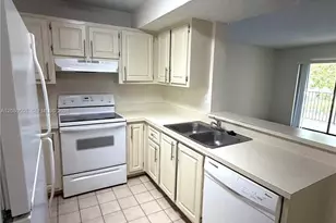 351 Palm Way, Pembroke Pines, FL 33025 - Photo 12