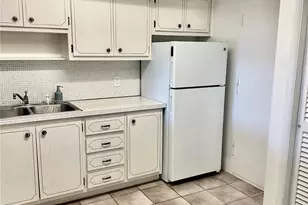 1400 NE 169th St, Miami, FL 33162 - Photo 2