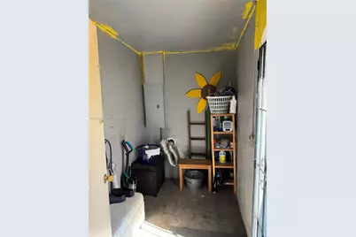 1075 NW 100th St, Miami, FL 33150 - Photo 2