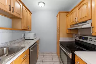 2028 SW 103rd Ct, Miami, FL 33165 - Photo 2