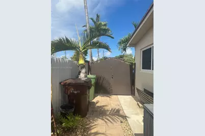 5505 W 14th Ln, Hialeah, FL 33012 - Photo 22