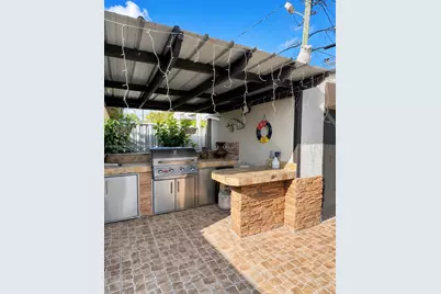 5505 W 14th Ln, Hialeah, FL 33012 - Photo 14