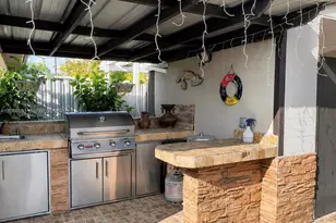 5505 W 14th Ln, Hialeah, FL 33012 - Photo 14