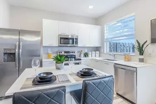 2528 SE 25 Rd, Homestead, FL 33035 - Photo 2