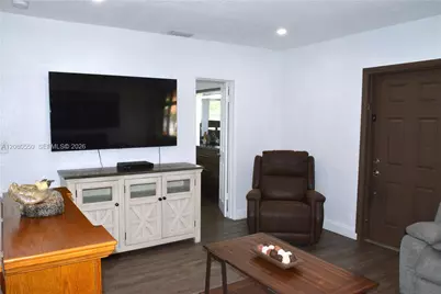 991 E 47th St, Hialeah, FL 33013 - Photo 32