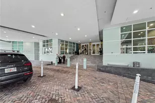 1900 N Bayshore Dr, Miami, FL 33132 - Photo 30