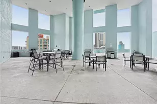 1900 N Bayshore Dr, Miami, FL 33132 - Photo 26