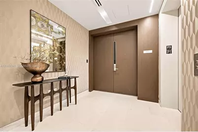 300 Biscayne Blvd Way #301, Miami, FL 33131 - Photo 1