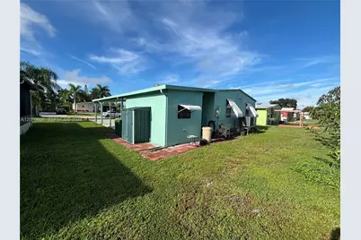 121 Sugar Loaf #63, Naples, FL 34114 - Photo 4