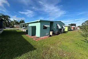 121 Sugar Loaf, Naples, FL 34114 - Photo 4