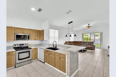 7420 S Aragon Blvd #1, Sunrise, FL 33313 - Photo 4