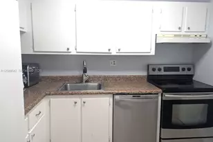 7925 Fairview Dr, Tamarac, FL 33321 - Photo 16