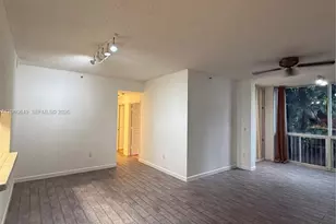 9755 NW 52nd St, Doral, FL 33178 - Photo 14