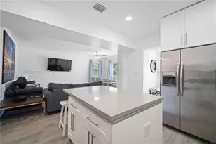 836 NW 33rd Ave, Miami, FL 33125 - Photo 16