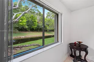 197 Lakeview Dr, Weston, FL 33326 - Photo 14