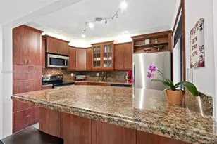 197 Lakeview Dr, Weston, FL 33326 - Photo 2