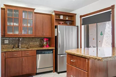 197 Lakeview Dr #102, Weston, FL 33326 - Photo 4