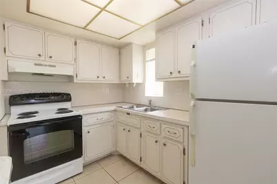 8900 NW 38th Dr #7, Coral Springs, FL 33065 - Photo 2