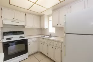 8900 NW 38th Dr, Coral Springs, FL 33065 - Photo 2