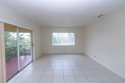 8900 NW 38th Dr #7, Coral Springs, FL 33065 - Photo 4