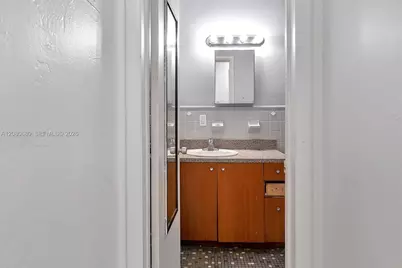 318 Majorca Ave #304, Coral Gables, FL 33134 - Photo 16