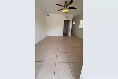 640 SW 9th Court #02, Pompano Beach, FL 33060 - Photo 2