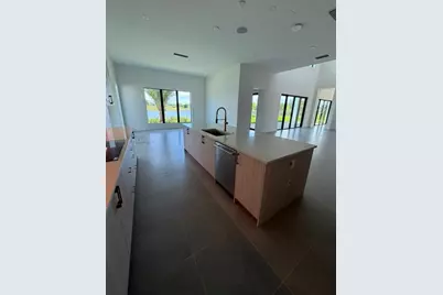 8540 NW 160th Terrace, Miami Lakes, FL 33016 - Photo 4