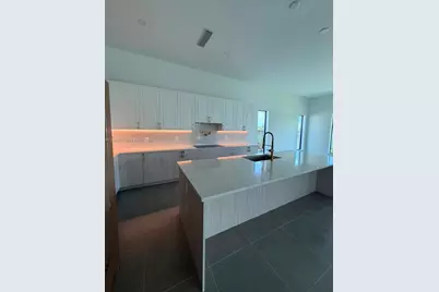8540 NW 160th Terrace, Miami Lakes, FL 33016 - Photo 6