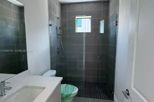 8540 NW 160th Terrace, Miami Lakes, FL 33016 - Photo 14