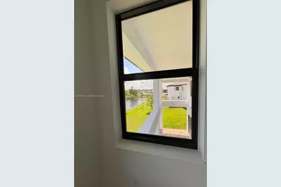 8540 NW 160th Terrace, Miami Lakes, FL 33016 - Photo 24