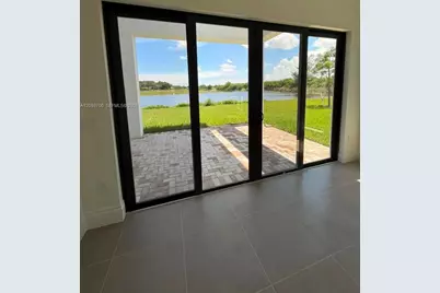 8540 NW 160th Terrace, Miami Lakes, FL 33016 - Photo 8