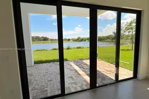 8540 NW 160th Terrace, Miami Lakes, FL 33016 - Photo 8