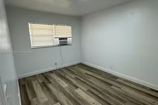 319 NE 2nd St, Hallandale Beach, FL 33009 - Photo 2