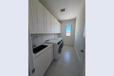 8540 NW 160th Terrace #1, Miami Lakes, FL 33016 - Photo 20