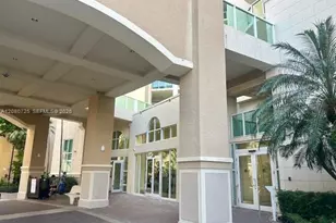 3330 NE 190th St, Aventura, FL 33180 - Photo 16