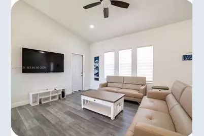 812 Lake Betty Dr, Lake Placid, FL 33852 - Photo 4