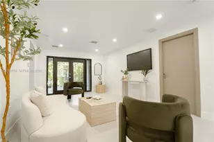 1221 Biarritz Dr, Miami Beach, FL 33141 - Photo 4