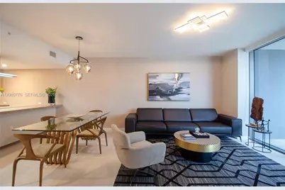 1000 Brickell Plz #4207, Miami, FL 33131 - Photo 6